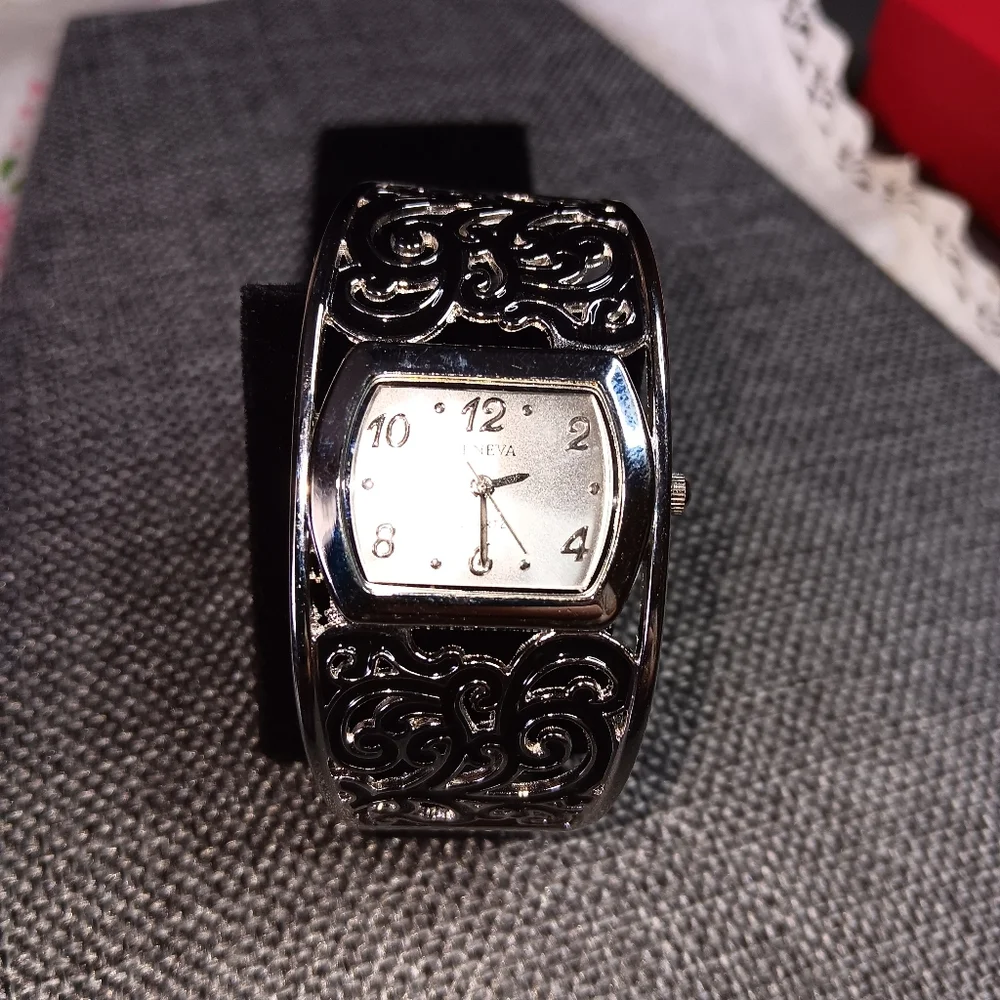 Geneva Silver Hinged Cuff Filagree Women's Watch EUC Works!
